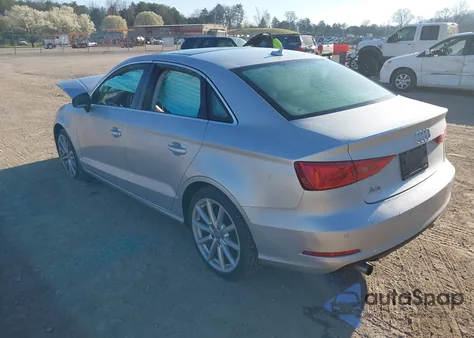 2015 Audi A3 1.8T Premium z USA, uszkodzony, nr VIN WAUCCGFFXF1012228